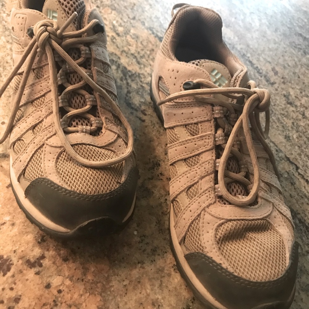 Columbia hiking shoes